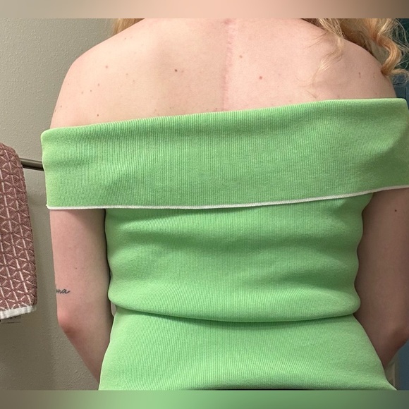 Green off the shoulder top - Picture 2 of 4